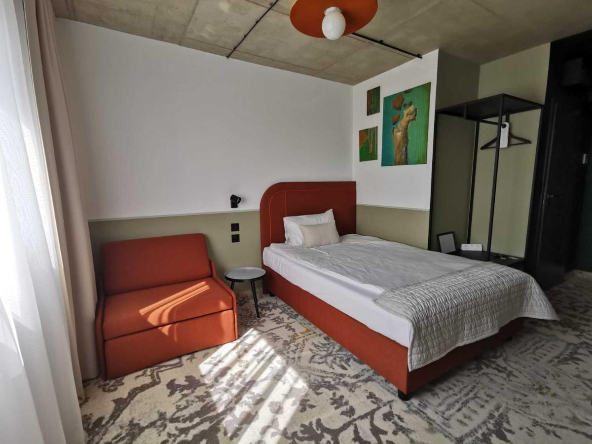 Arche Hotel Wroclaw Airport Екстериор снимка