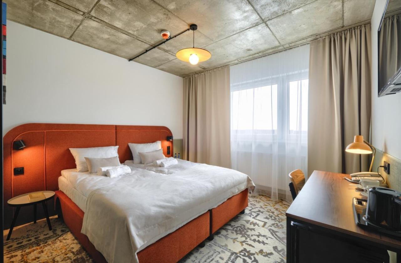 Arche Hotel Wroclaw Airport Екстериор снимка