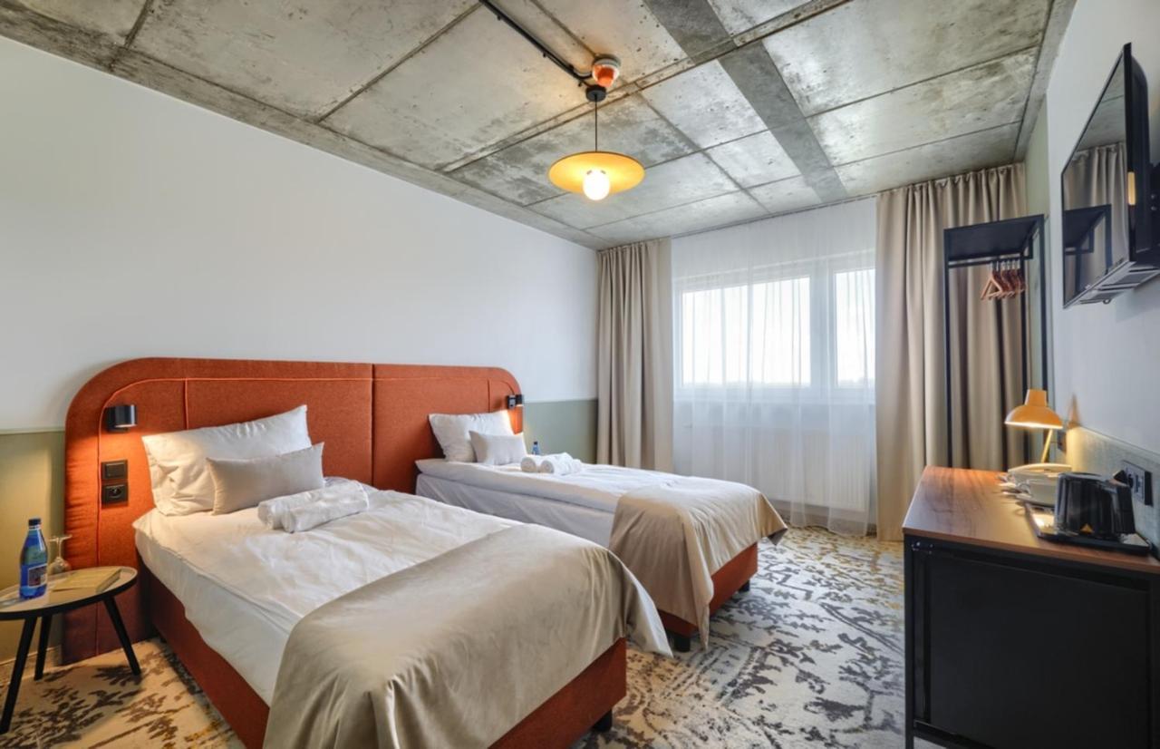 Arche Hotel Wroclaw Airport Екстериор снимка