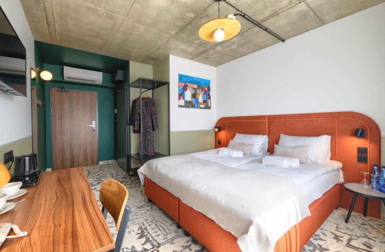 Arche Hotel Wroclaw Airport Екстериор снимка