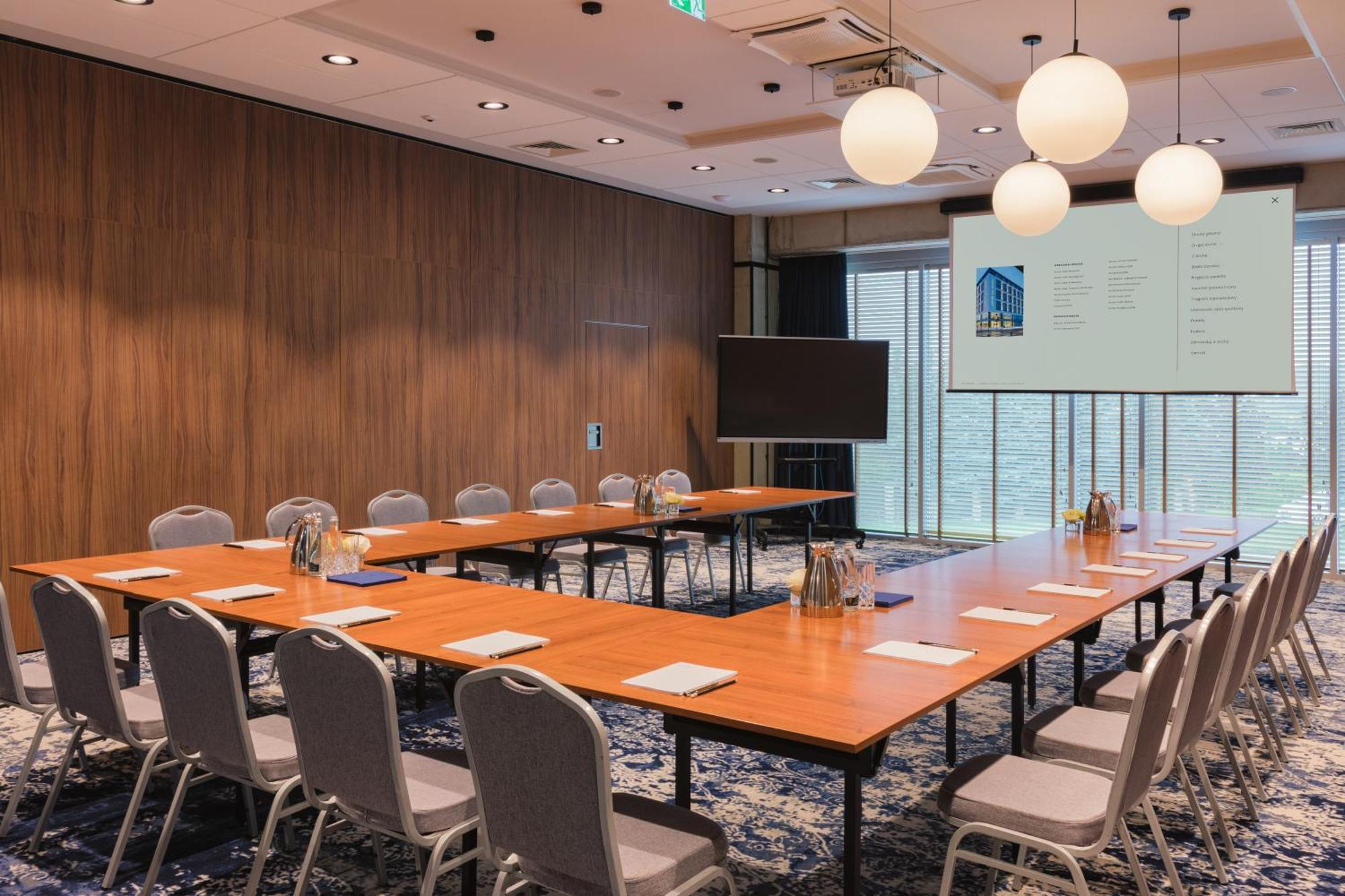 Arche Hotel Wroclaw Airport Екстериор снимка