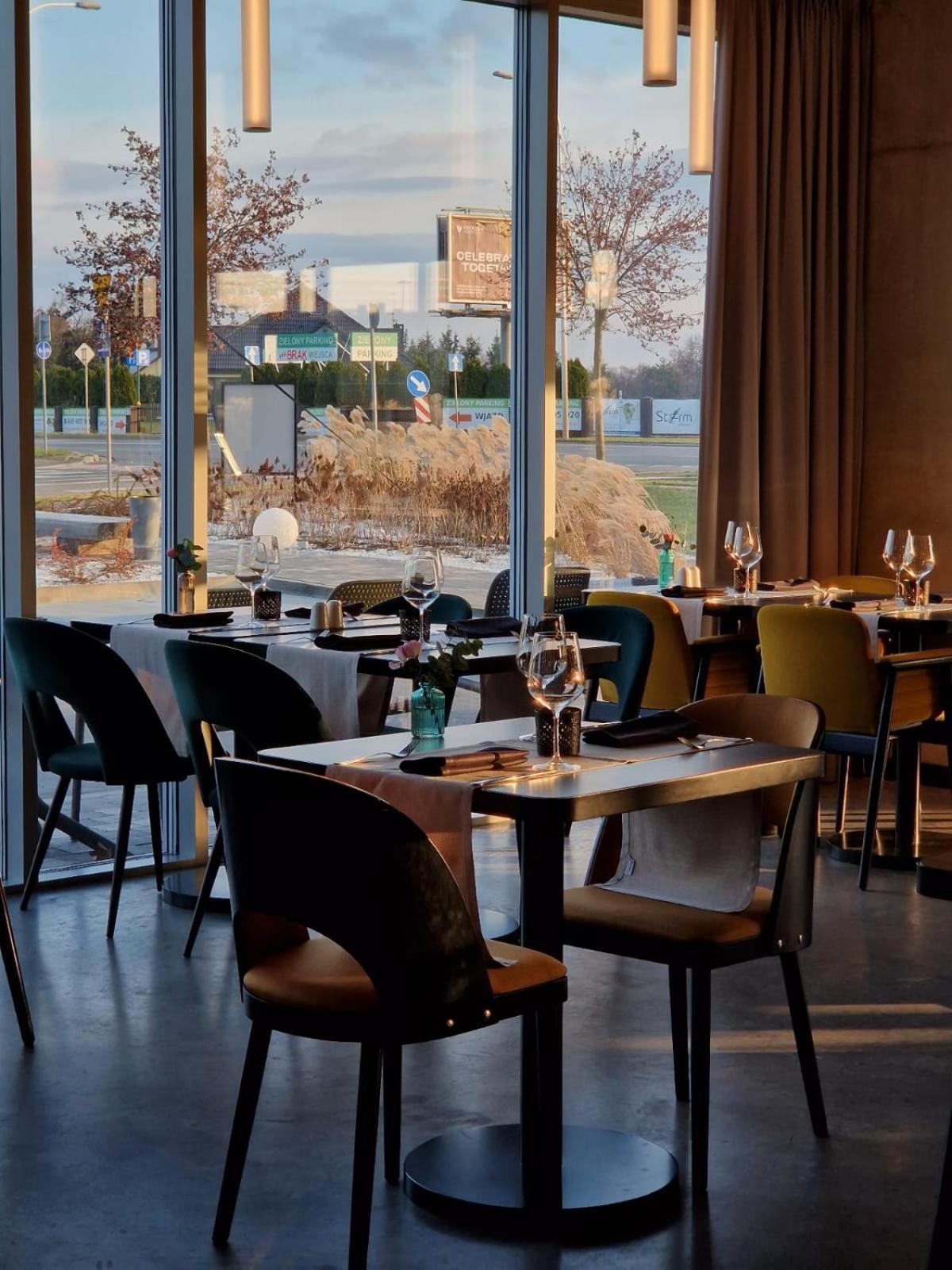Arche Hotel Wroclaw Airport Екстериор снимка